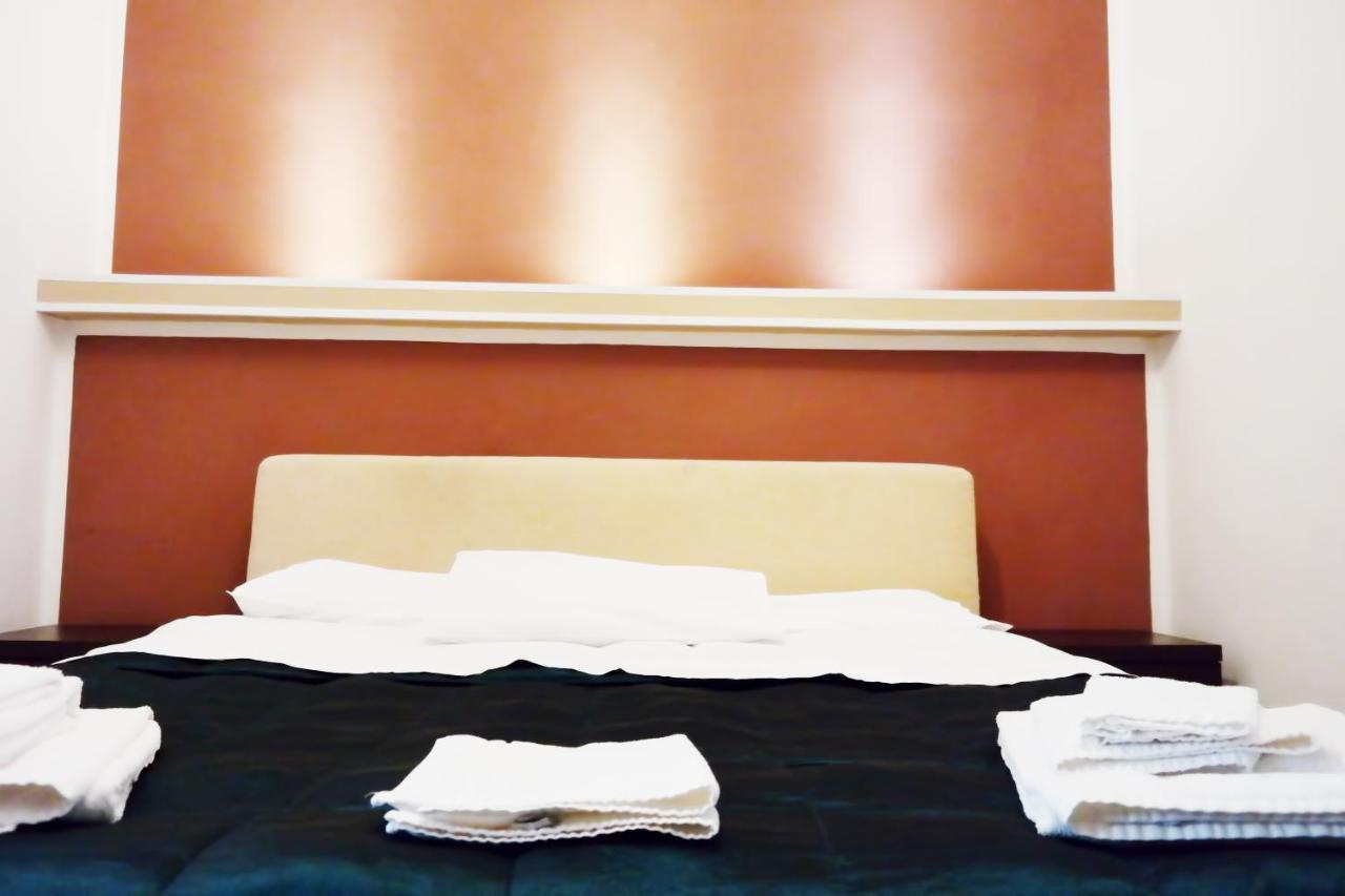 Bed and Breakfast Fourseasons à Lecce Extérieur photo